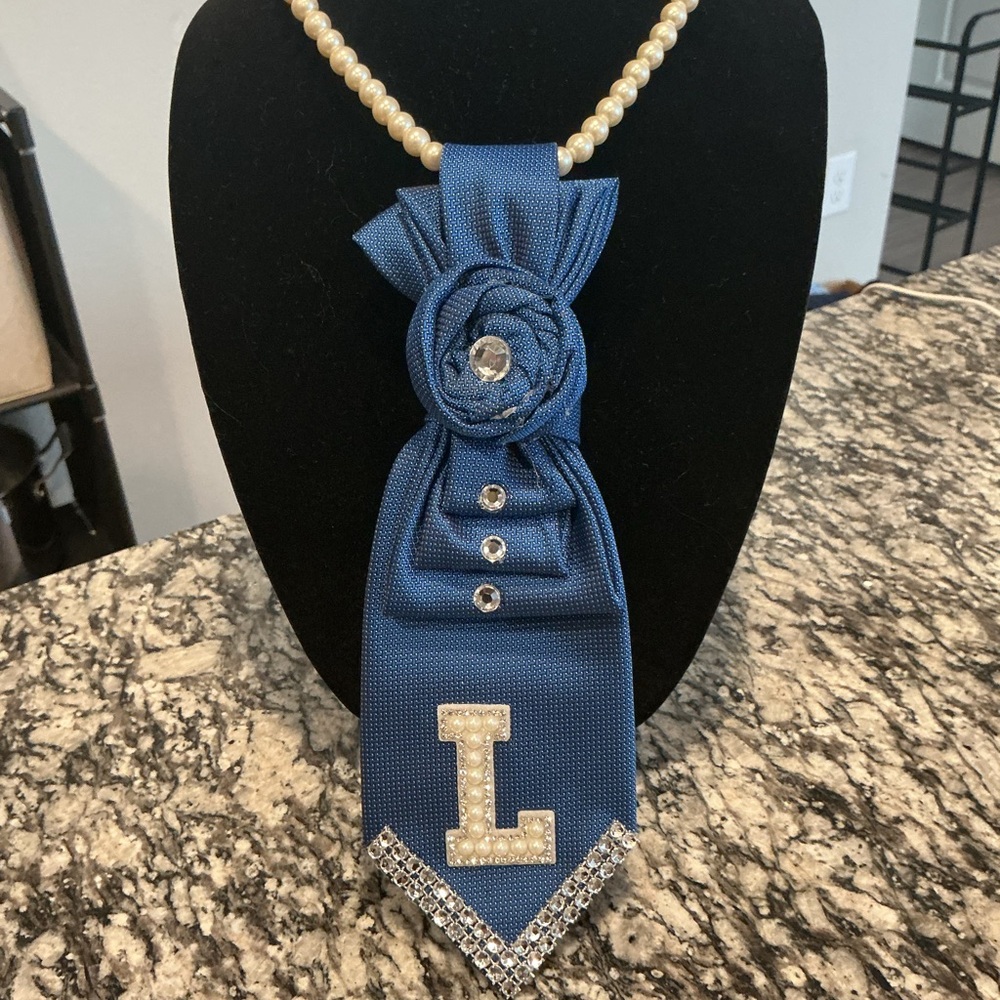 Elegant Blue Tie Necklace with Pearl Accents
